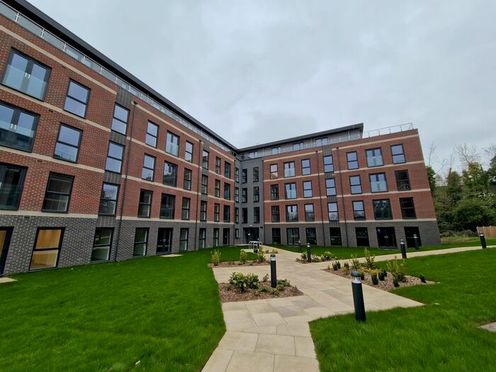 3 Bedroom Flat To Rent In Willow Road, Leeds, West Yorkshire, LS4