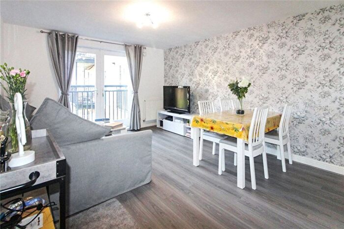 2 Bedroom Flat For Sale In Esparto Way, South Darenth, DA4
