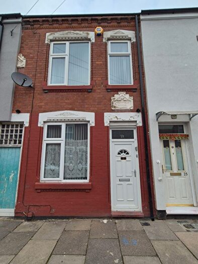 3 Bedroom Terraced House To Rent In Moorgate Street, Leicester, LE4