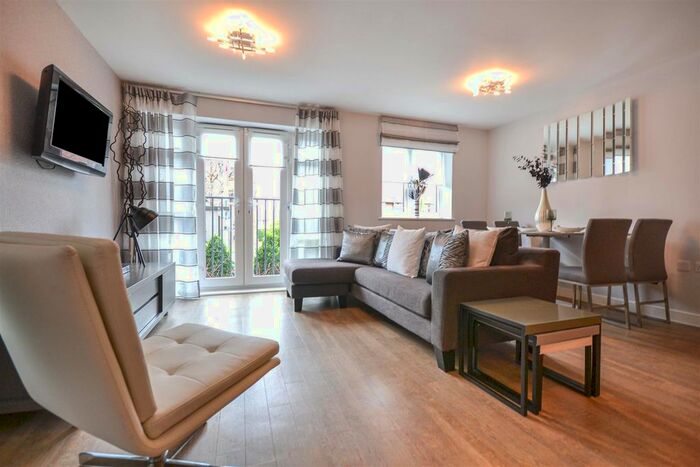 2 Bedroom Flat To Rent In Schoolgate Drive, Morden, SM4