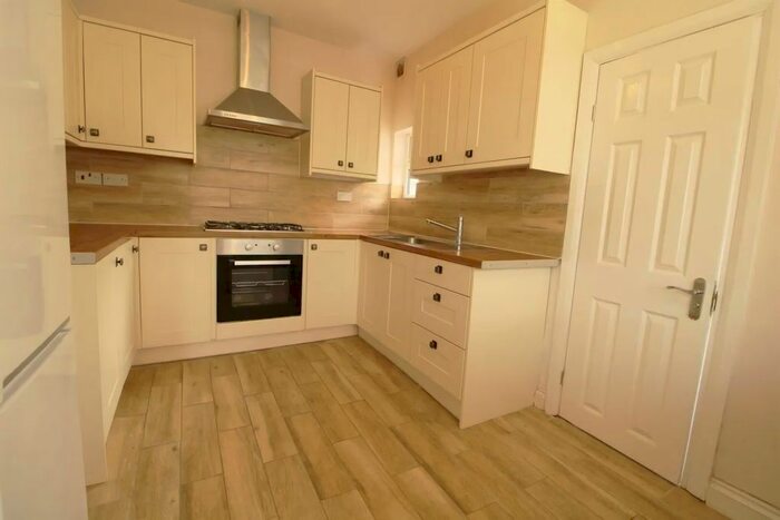 4 Bedroom End Of Terrace House To Rent In Gosbrook Road, Caversham, RG4