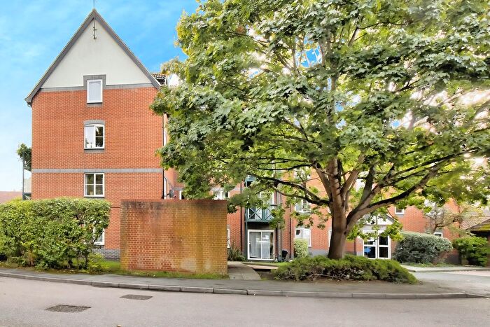 2 Bedroom Flat For Sale In Rose Kiln Lane, Reading, RG1