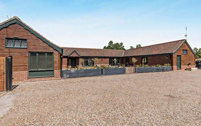 5 Bedroom Bungalow For Sale In Upper Wood Farm, Browns Lane, Mautby, Norfolk, NR29