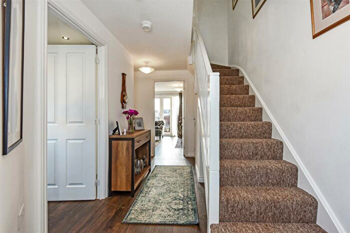 3 Bedroom Town House For Sale In Whitebeam Close, Andover, SP11