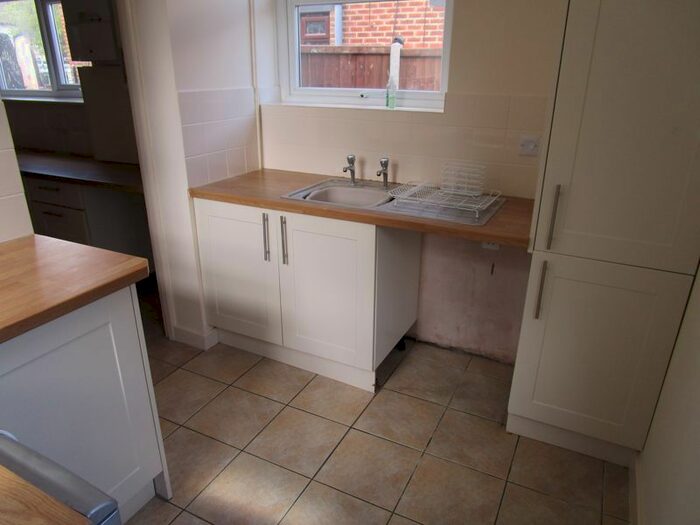 3 Bedroom SemiDetached House To Rent In Lawn Avenue, Great Yarmouth NR30