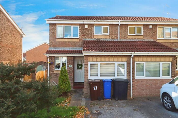 3 Bedroom Semi Detached House For Sale In Rufford Rise, Sothall, Sheffield, S20