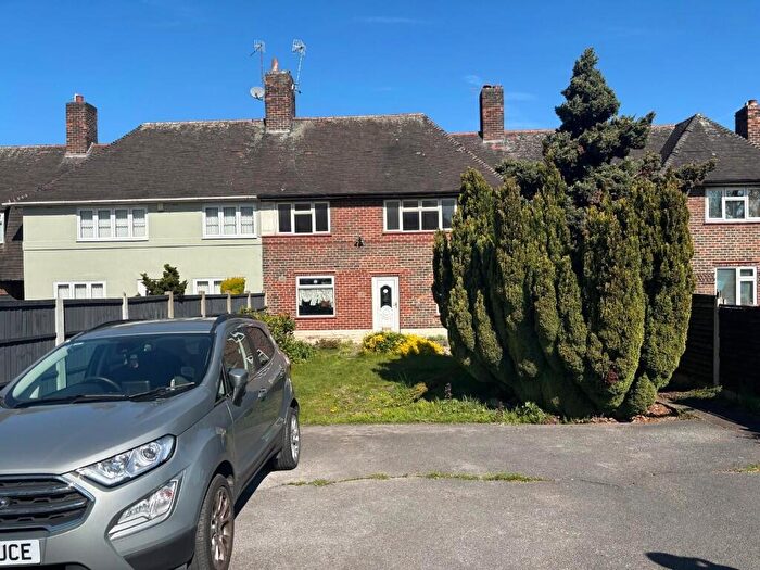3 Bedroom Semi-Detached House For Sale In Valley Road, Nottingham, Nottinghamshire, NG5