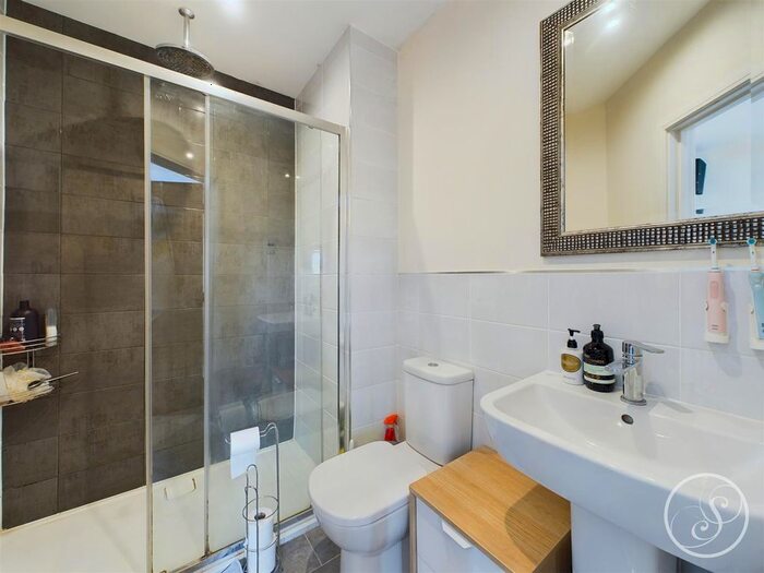 2 Bedroom Terraced House For Sale In Eden Court, Leeds, LS4