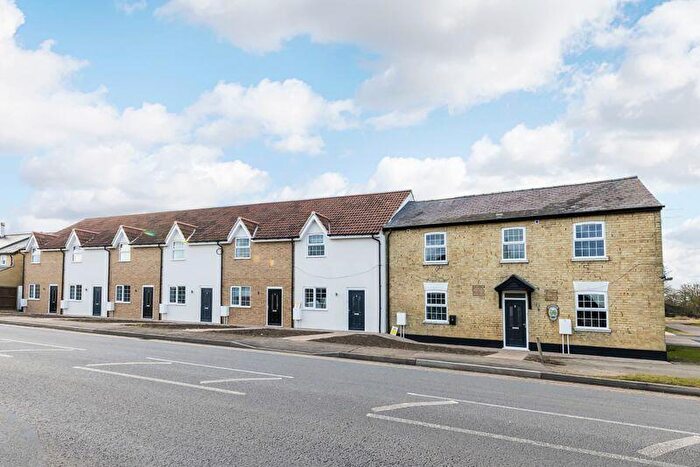 3 Bedroom Terraced House For Sale In Bedford Road, Ravensden, MK44