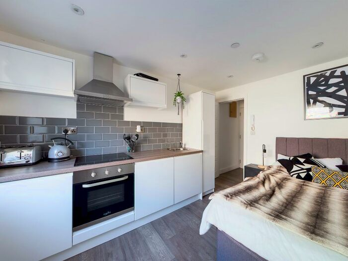 Flat To Rent In Mansel Street, Swansea, SA1