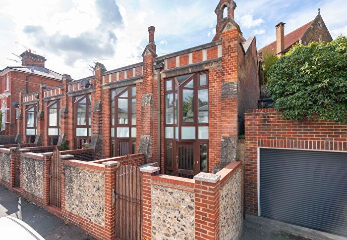 1 Bedroom Terraced House For Sale In St Pauls Hall, Falkland Road, RH4