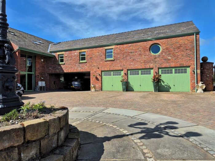 5 Bedroom Barn Conversion For Sale In Clifton Grange, Blackpool Road, Clifton, Preston, PR4