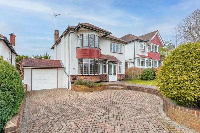 3 Bedroom Detached House To Rent In West Coulsdon, Surrey, CR5