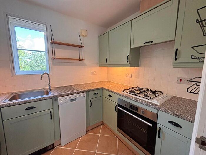 2 Bedroom Apartment To Rent In Station Approach West, Redhill, RH1