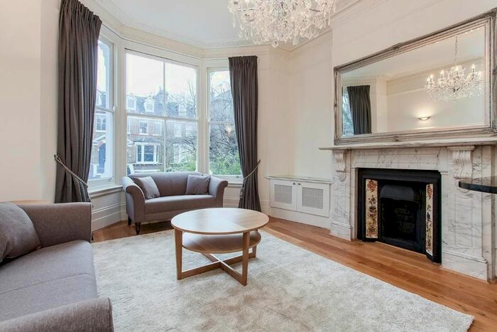 2 Bedroom Flat To Rent In Hartham Road, London, N7