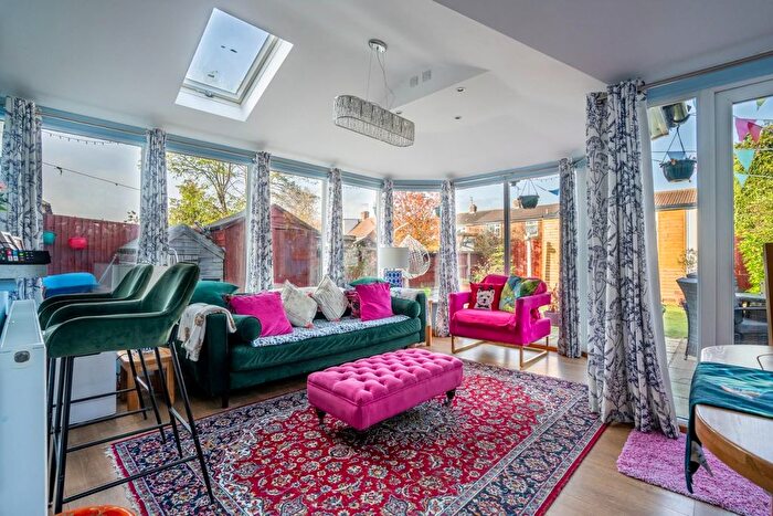 3 Bedroom Semi-Detached House For Sale In Leven Road, York, YO24