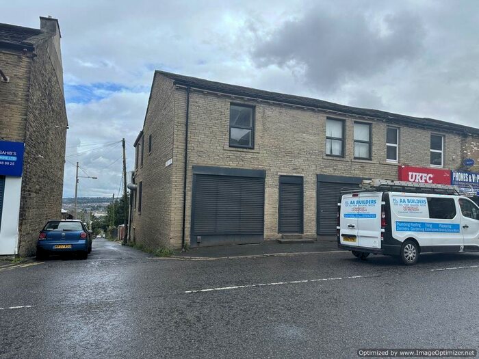 2 Bedroom Flat To Rent In Duckworth Lane, Bradford, West Yorkshire, BD9