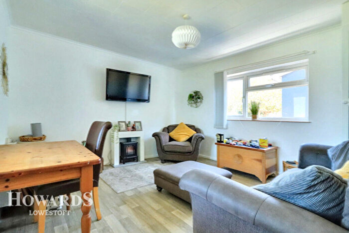 1 Bedroom Chalet For Sale In Marsh Road, Lowestoft, NR33
