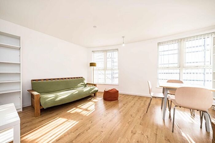 1 Bedroom Flat To Rent In Queensland Road, Queensland Road, N7