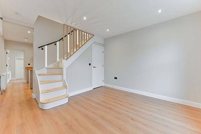 2 Bedroom Terraced House For Sale In Elmers Road, Norwood, London, SE25