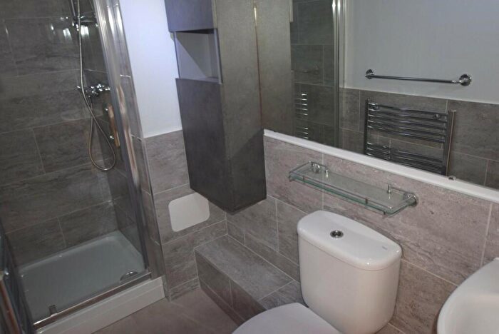 2 Bedroom Apartment To Rent In East Cliff Manor, Christchurch Road, BH1
