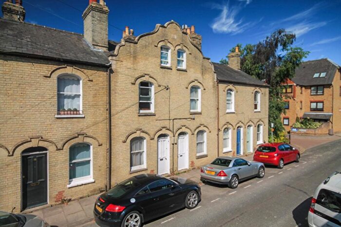 1 Bedroom Flat To Rent In Auckland Road, Cambridge, CB5