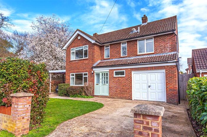 4 Bedroom Detached House For Sale In Oak Tree Road, Marlow, Buckinghamshire, SL7