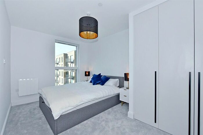 2 Bedroom Apartment To Rent In Artesian House, Memorial Avenue, Slough, SL1