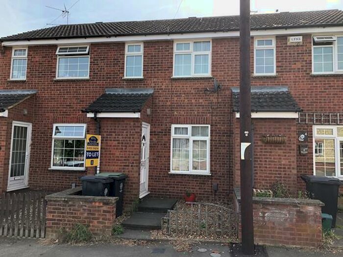 2 Bedroom Terraced House To Rent In Park Road, Irthlingborough, NN9
