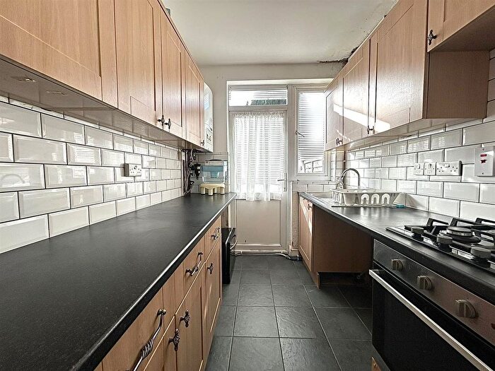 3 Bedroom Terraced House To Rent In Trinity Avenue, Enfield, EN1