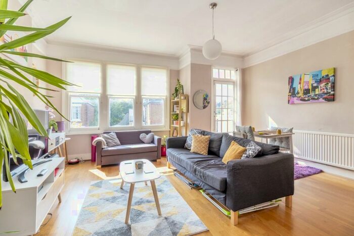 2 Bedroom Apartment To Rent In Rathcoole Gardens London, N8