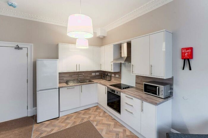 3 Bedroom Flat To Rent In West Preston Street, Newington, Edinburgh, EH8