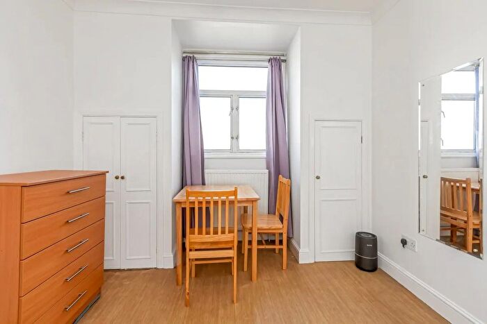 Studio To Rent In Warwick Road, Earls Court, SW5