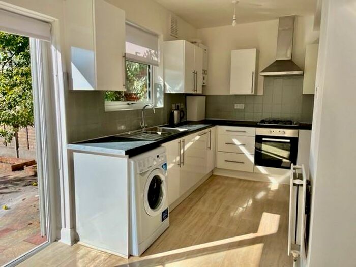 3 Bedroom House To Rent In Downham, Catford, SE6