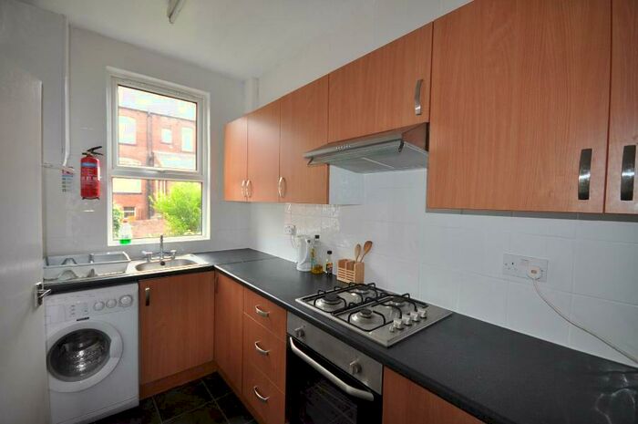 2 Bedroom Terraced House To Rent In Royal Park Terrace, Hyde Park, Leeds, LS6