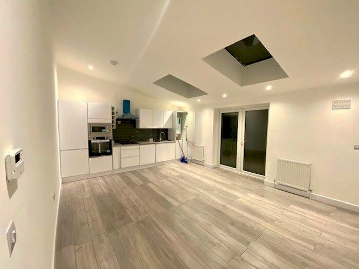 1 Bedroom Flat To Rent In Netherfield Road, Finchley, N12