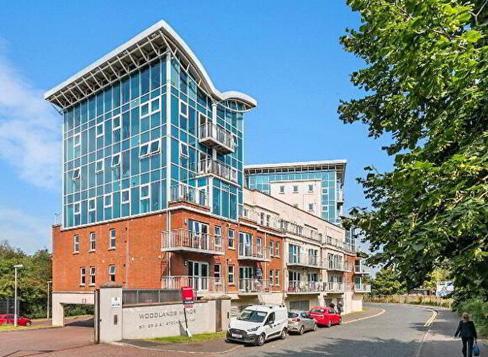 3 Bedroom Apartment / Flats For Sale In Apartment Woodlands Manor Stockmans Way, Belfast, BT9