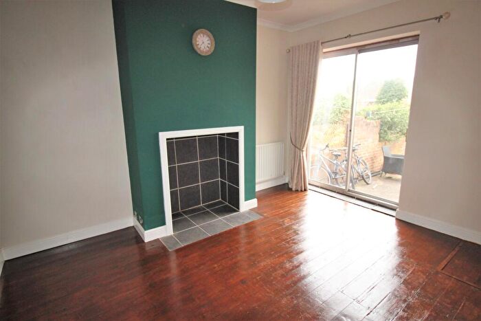 3 Bedroom Terraced House To Rent In Leek Road, ST2
