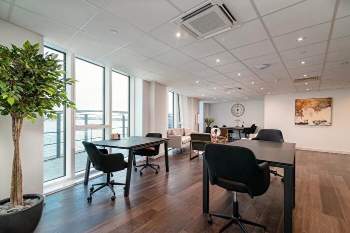 2 Bedroom Apartment To Rent In Centenary Plaza, Southampton, Hampshire, SO19