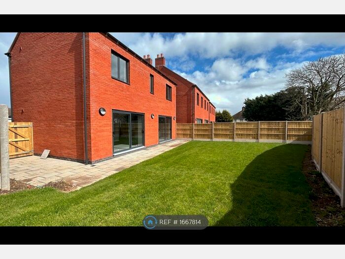 3 Bedroom Detached House To Rent In Beecroft Close, Leicester, LE19