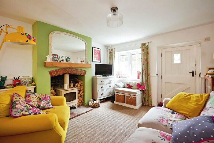 2 Bedroom Character Property For Sale In Bryanston Street, Blandford Forum, DT11