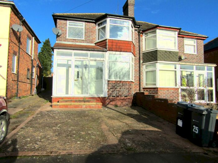 3 Bedroom Semi-Detached House To Rent In Ermington Crescent, Hodge Hill, Birmingham, B36