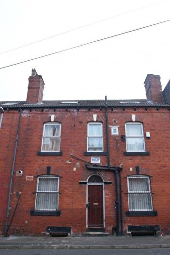 5 Bedroom Terraced House To Rent In Branksome Place, Hyde Park, Leeds, LS6