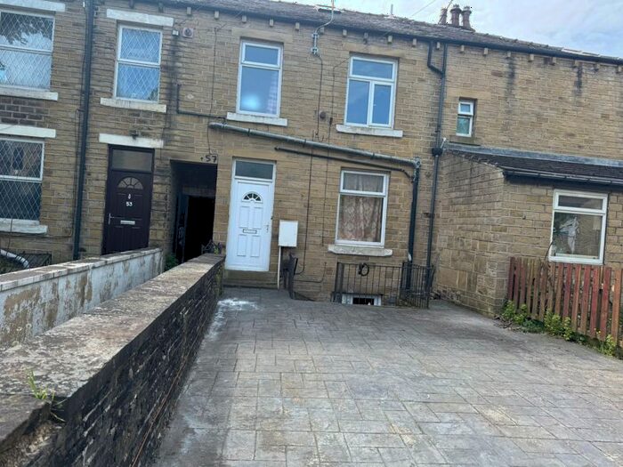 1 Bedroom Flat To Rent In Spaines Road, Huddersfield, HD2