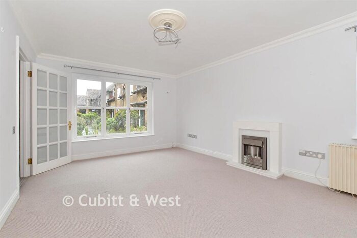 2 Bedroom End Of Terrace House For Sale In Bluecoat Pond, Christs Hospital, Horsham, West Sussex, RH13