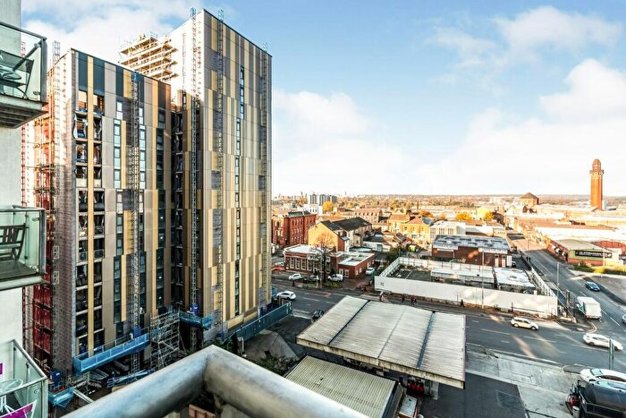 2 Bedroom Apartment To Rent In Jefferson Place, Greenquarter, M4