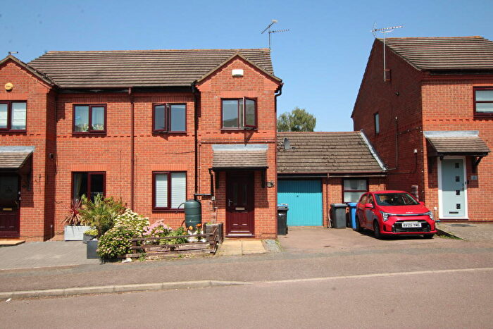 3 Bedroom Semi-Detached House To Rent In Jasmine Road, Kettering, NN16