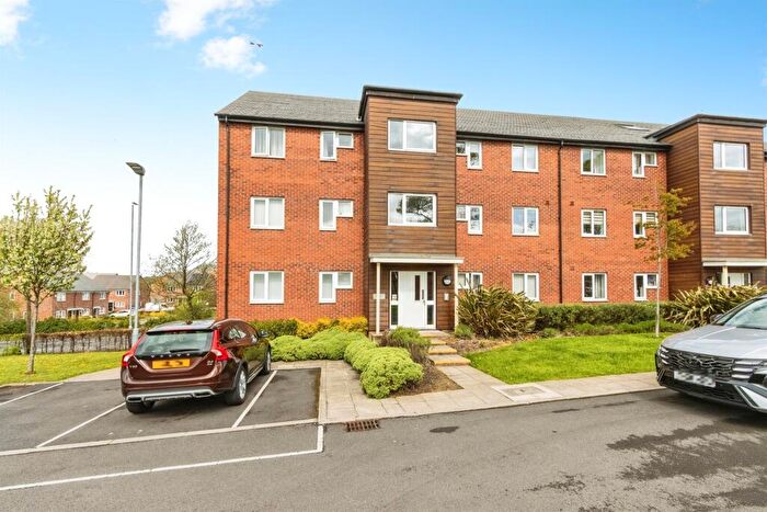 2 Bedroom Flat For Sale In Pearsons Way, Seacroft, Leeds, LS14