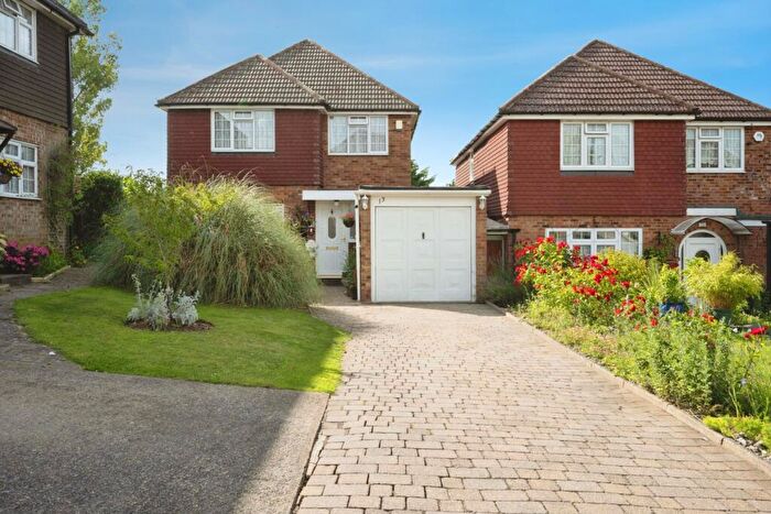 4 Bedroom Detached House For Sale In Sutherland Place, Luton, Bedfordshire, LU1
