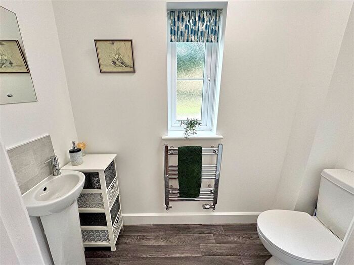 3 Bedroom End Of Terrace House For Sale In Chivilas Road, Camborne, TR14